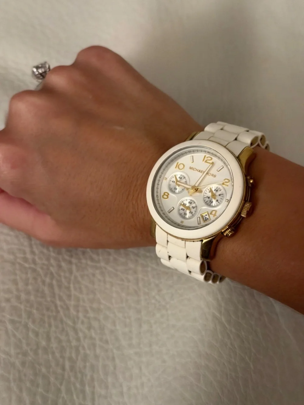 Michael Kors White Silicone Watch – Pre-Owned